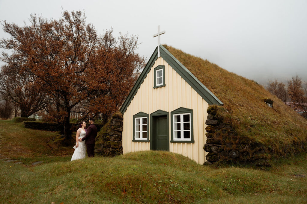 wedding in iceland in a turf house in the southeast coast